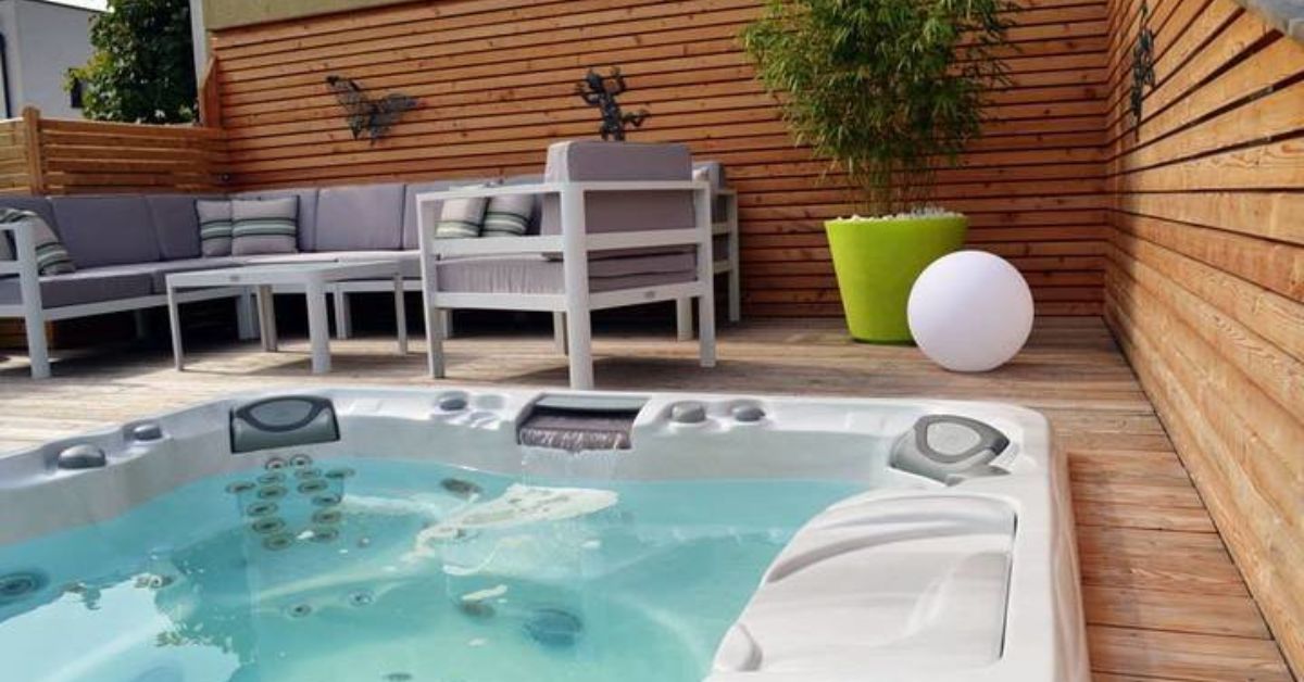 Buy Outdoor Spa Rajouri Garden