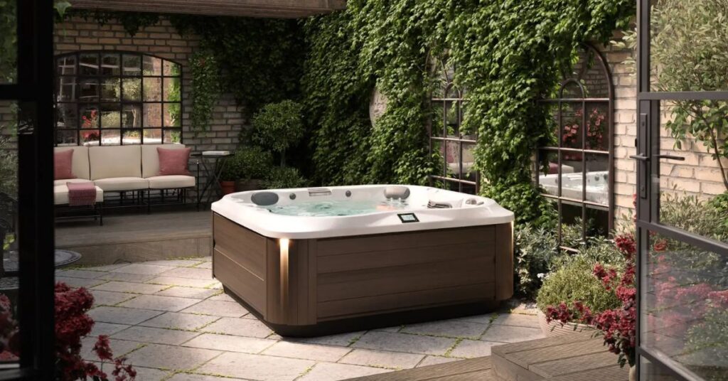 Outdoor Spa Showroom in Rajouri Garden
