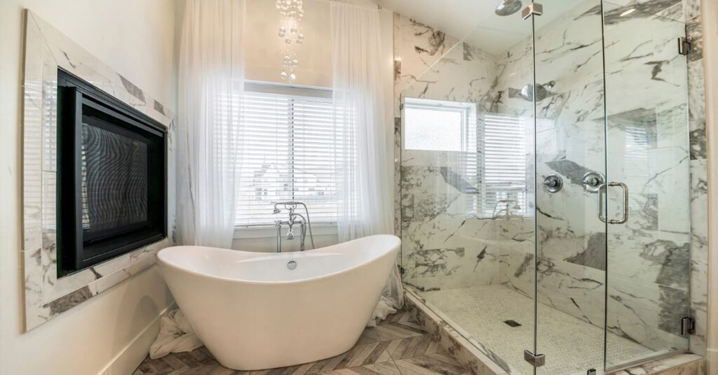 Acquaviva Waterfall Bathtubs in Rajouri Garden