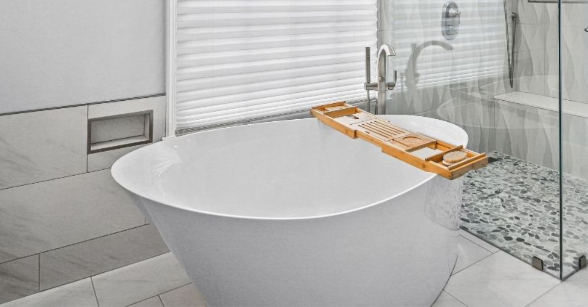 Best Overflow Bathtub for Small Bathroom