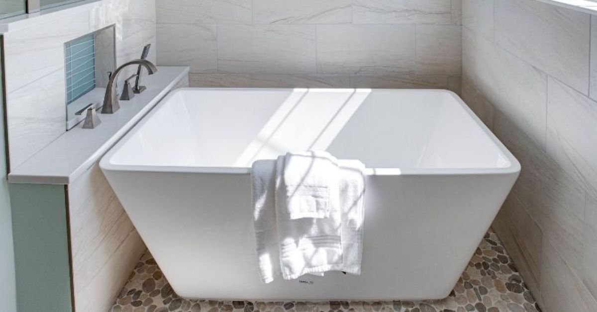 How to Choose Bathtub for Small Bathroom